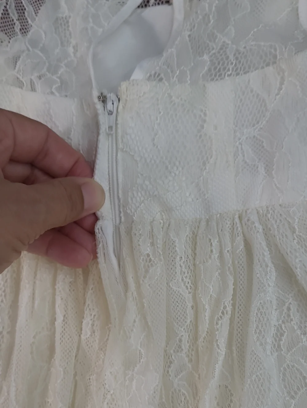 David's Bridal Ivory Lace Flower Girl Dress Size 3t - Picture 5 of 6